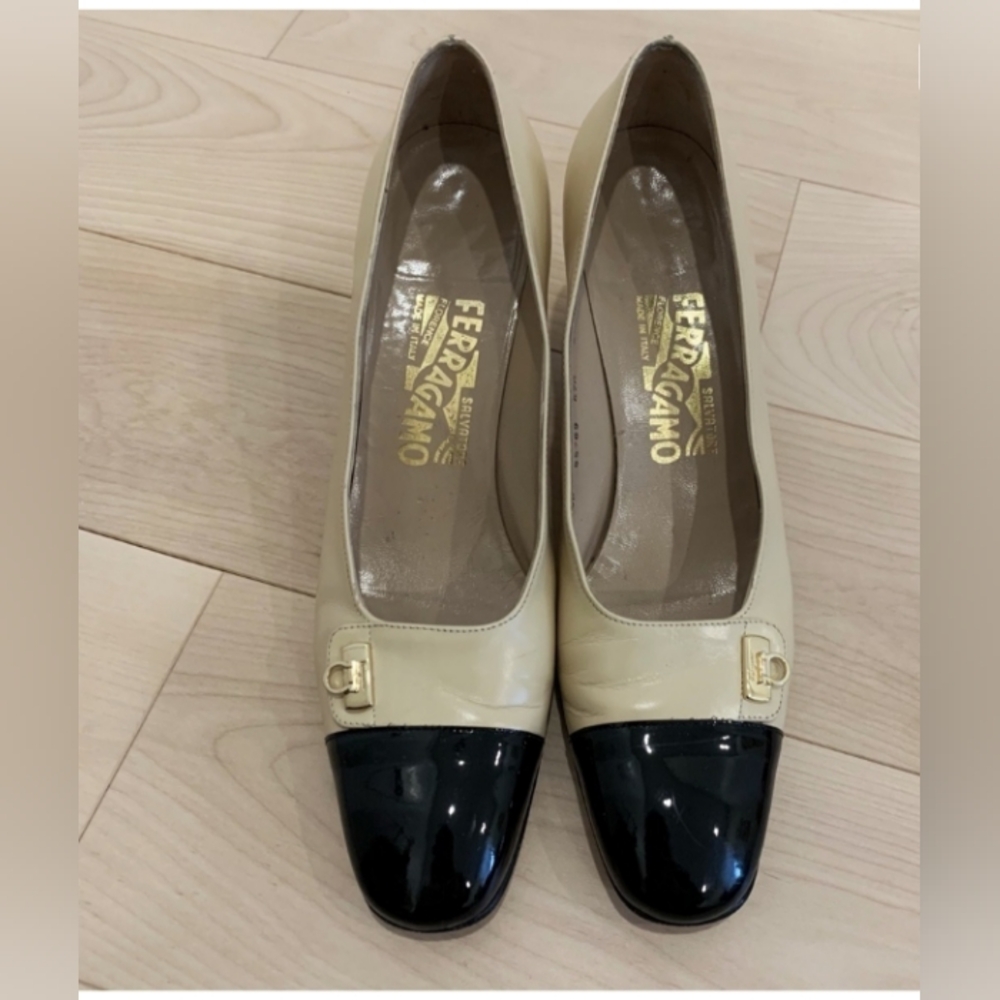 Salvatore Ferragamo Women's Black and Cream Shoes